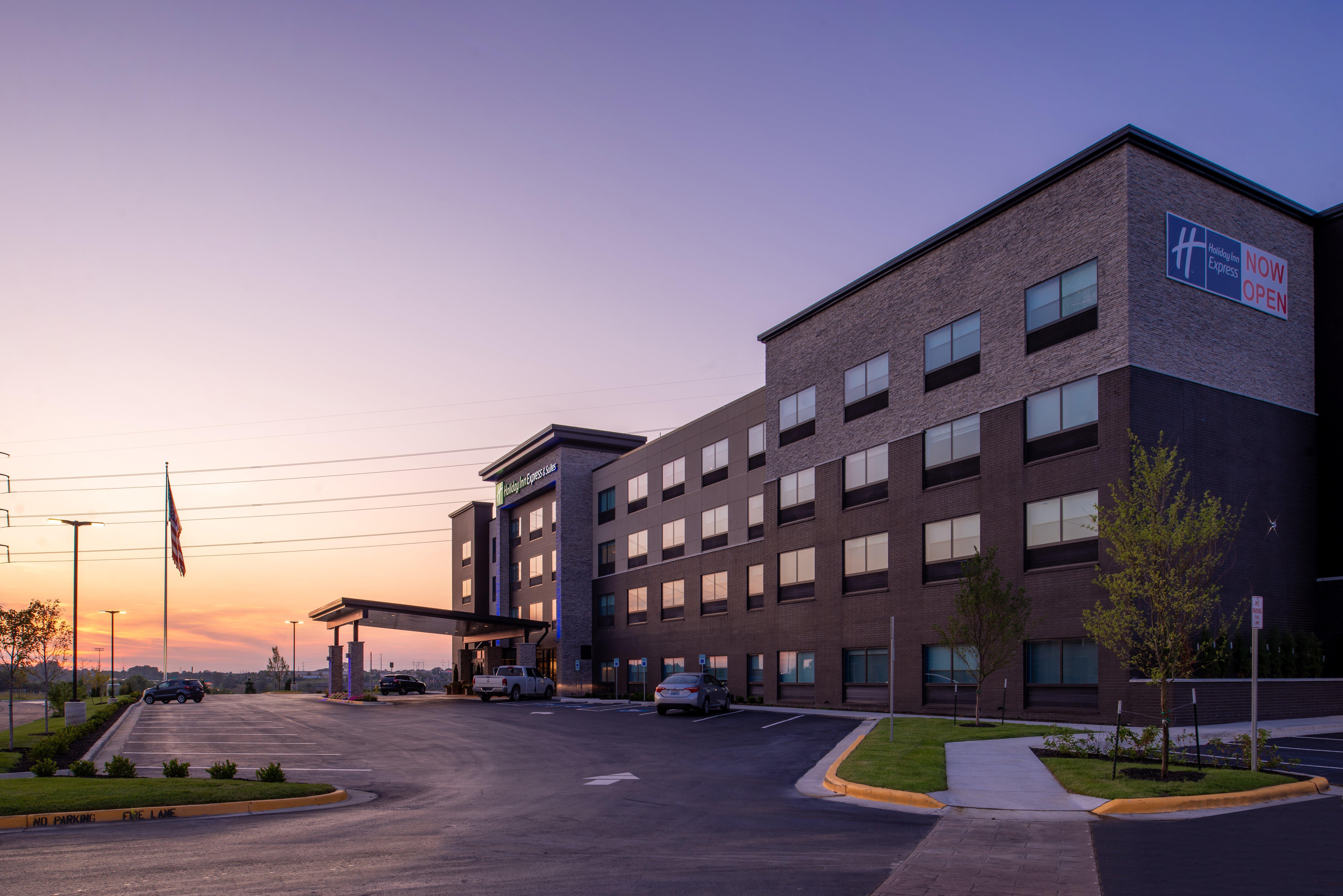 Holiday Inn Express & Suites - Olathe West By Ihg Екстер'єр фото
