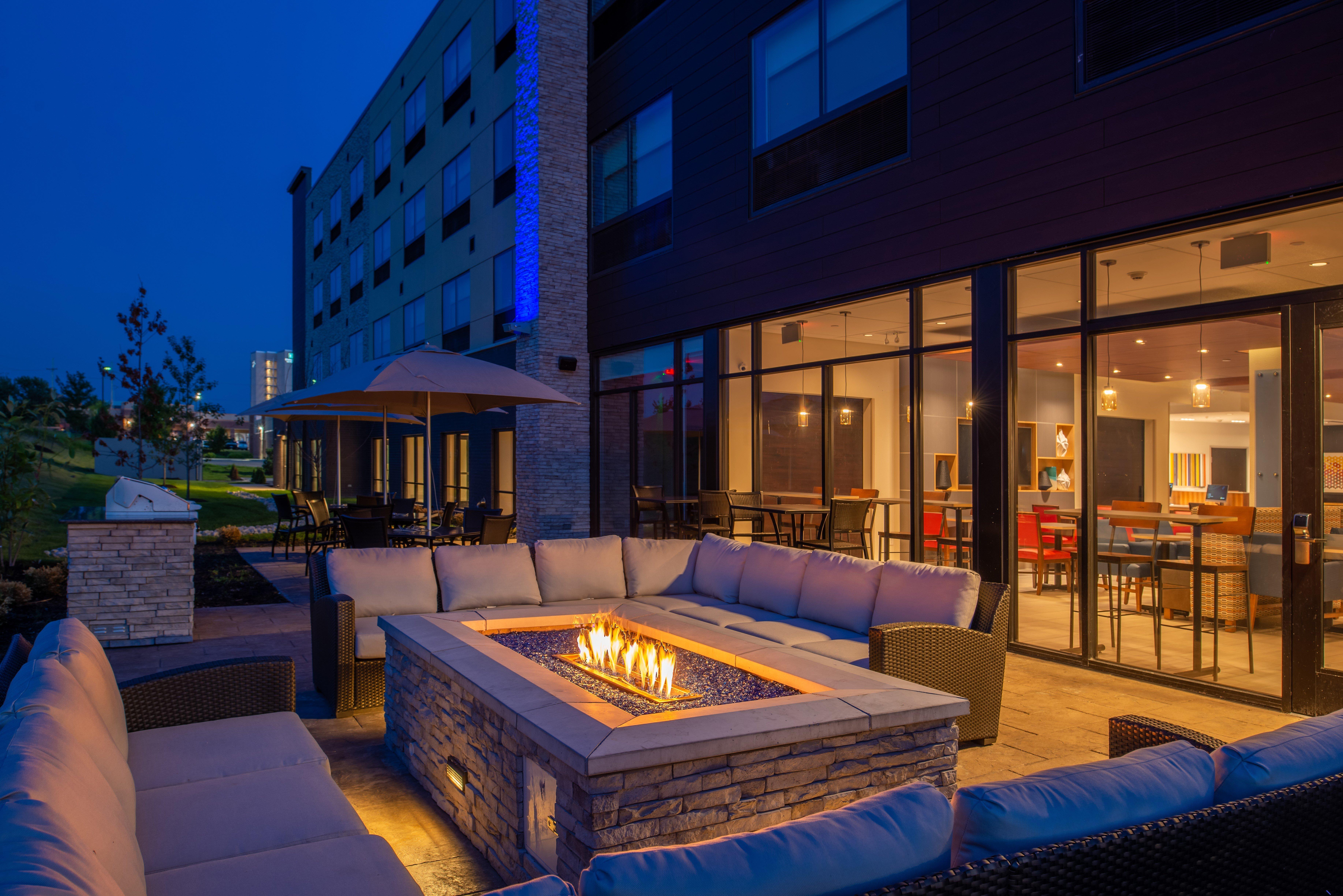 Holiday Inn Express & Suites - Olathe West By Ihg Екстер'єр фото